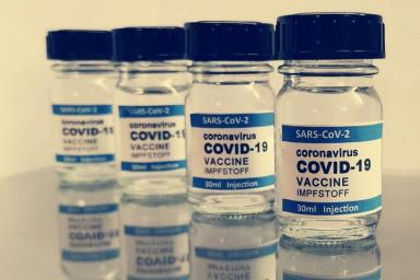 Песков рассказал, как проходит вакцинация от коронавируса в России