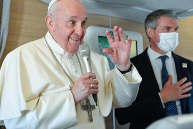 Папа Римский Франциск призвал уважать и защищать женщин