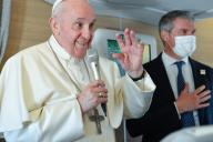 Папа Римский Франциск призвал уважать и защищать женщин