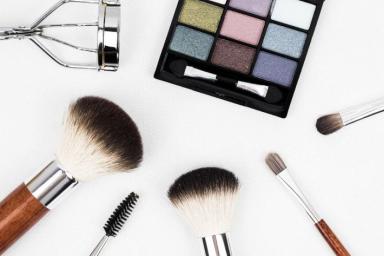 9 советов в нанесении макияжа, которые помогут выглядеть моложе