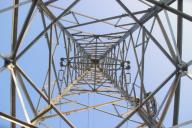 Россияне приняли станцию мобильной связи за вышку 5G и сожгли ее