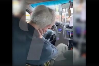 Пассажирка снимала таксиста с инсультом на видео вместо оказания помощи