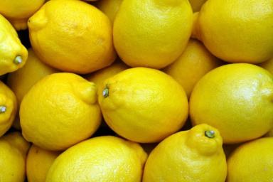 Не только от простуды: где можно использовать лимон