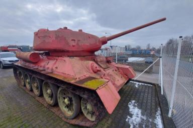 Розовый танк