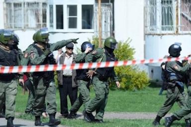 У стрелявшего в Казани изъяли почти 500 патронов и настойку Мухомор