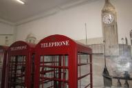 В российской колонии поставили лондонские телефонные будки