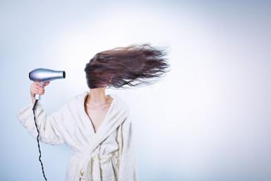 Выпадение волос у женщин после 50 лет: причины и способы устранения