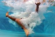 человек в воде