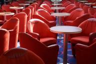 Роспотребнадзор уточнил критерии проведения массовых мероприятий при COVID-19