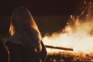 Девушка, огонь