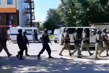 В Тюмени мужчина захватил банк и взял заложников