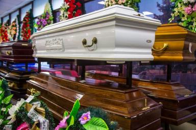 Россияне начали экономить на похоронных услугах