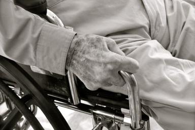 Медикам домов-интернатов для инвалидов разрешат досрочную пенсию