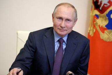 Путин объяснил сбои в борьбе с паводками и пожарами