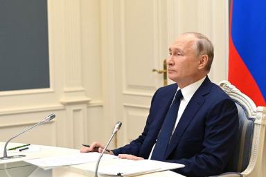 Путин раскритиковал политику запугивания населения в вопросах вакцинации