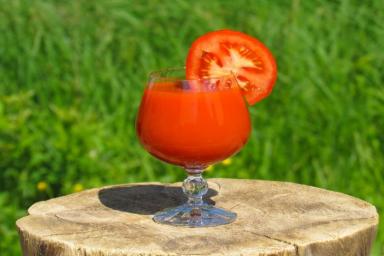 Чем полезен для здоровья томатный сок