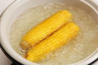Как нужно правильно варить кукурузу, чтобы она получилась очень вкусной и сочной