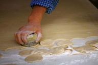 Как приготовить вареники, чтобы начинка не вытекла прямо в кастрюле