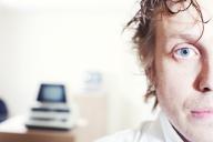 Психолог объяснил, почему мошенники любят именно вас