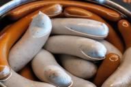 Почему сардельки лопаются при варке: досадные ошибки неопытных кулинаров