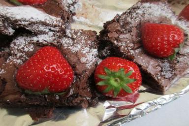 Как приготовить шоколадно-клубничное печенье в сковороде: необычный рецепт