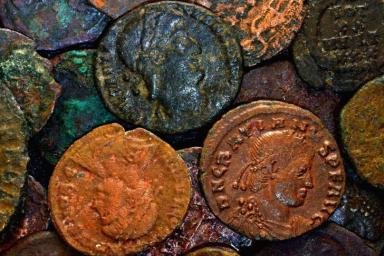 Российские ученые нашли позднеримские бронзовые монеты в верховьях Оки 