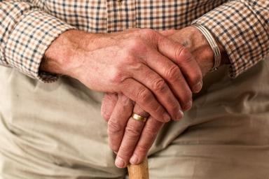 Депрессия в период пандемии COVID-19 сохраняется среди пожилых людей