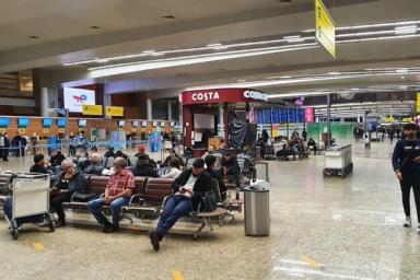 В аэропорту Нижнего Новгорода остаются 1,5 тысяч застрявших пассажиров