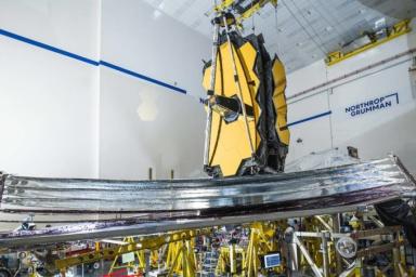 Новейший телескоп «Джеймс Уэбб» успешно раскрыл тепловой щит