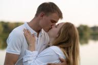 Лишние подробности и ещё 4 признака того, что у женщины есть любовник