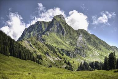 Специалисты обнаружили в Альпах качающуюся гору