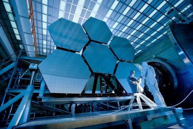 Астрономы предлагают построить нейтринный телескоп в Тихом океане