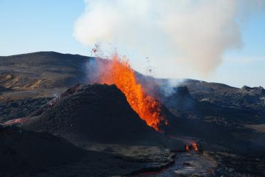 Определенные вулканические горячие точки могут иметь удивительно неглубокий источник тепла