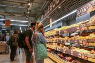 Минпромторг России заявил о создании запаса товаров в магазинах
