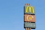 «Макдоналдс» сообщил о временном закрытии ресторанов на Украине