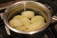 Полезные лайфхаки, благодаря которым вы сварите идеальную картошку