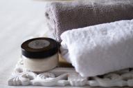 Желтые пятна на белых полотенцах: 7 простых способов избавиться от них