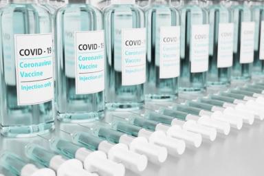 Вирусолог спрогнозировал сроки отмены коронавирусных ограничений в России