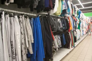 Одежда в магазине 