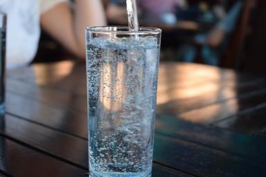 Вода в стакане 