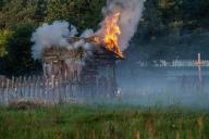 Горящая постройка 