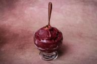 Почему растаявшее мороженое нельзя повторно замораживать?