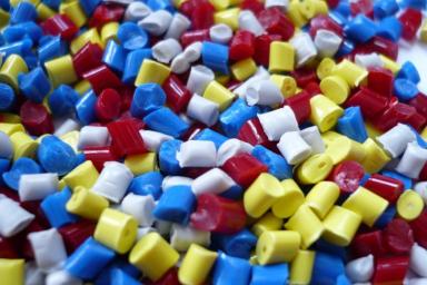 Как полимерная химия повлияла на потребления пластмассы