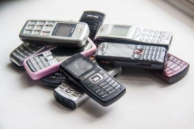 Мобильные операторы пригрозили закрытием салонов связи при отказе снизить аренду