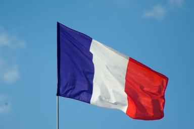 Эммануэль Макрон лидирует во втором туре выборов во Франции
