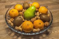 Диетолог Дианова призвала есть меньше орехов и киви, чтобы избежать разрыва кишечника