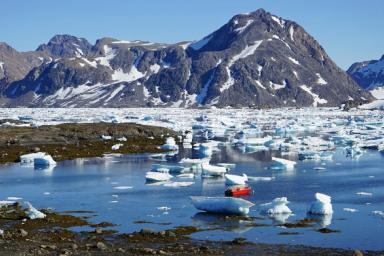 Ученый рассказал об одновременном резком потеплении в Арктике и Антарктике 