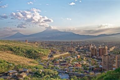 В парламенте Армении заявили о насилии к оппозиционерам