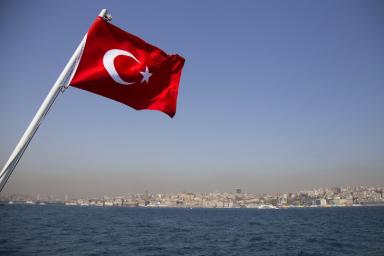 Глава МИД Турции: мины мешают выводу судов с зерном из украинских портов