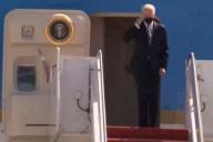 Байден на трапе